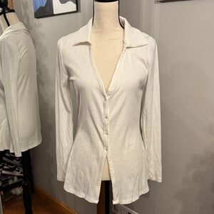 Elegant White Button-Up Women's Top‎